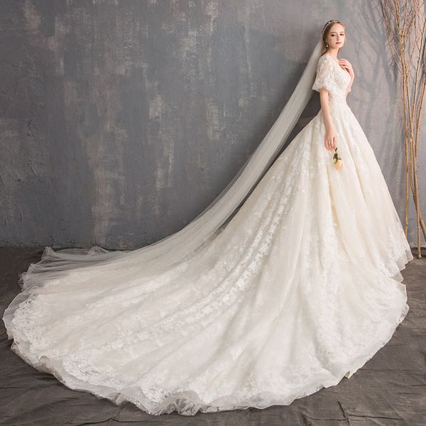 the bride' slender, trailing princess dreamed of marrying hepburn v-necked girl, White
the bride' slender, trailing princess dreamed of marrying hepburn v-necked girl, White