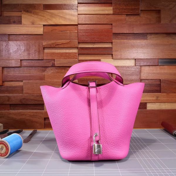 wholesale origial brand bucket bags 4 colors,brand clutch bags, luxury handbag,wallet, made by calf, lamb skin,crocodile skin,fast delivery
wholesale origial brand bucket bags 4 colors,brand clutch bags, luxury handbag,wallet, made by calf, lamb skin,crocodile skin,fast delivery