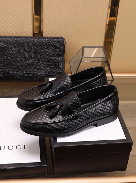 high-end luxury fashion designer men's leather shoes casual party dress shoes business office wedding shoes triple classic men's b
high-end luxury fashion designer men's leather shoes casual party dress shoes business office wedding shoes triple classic men's b