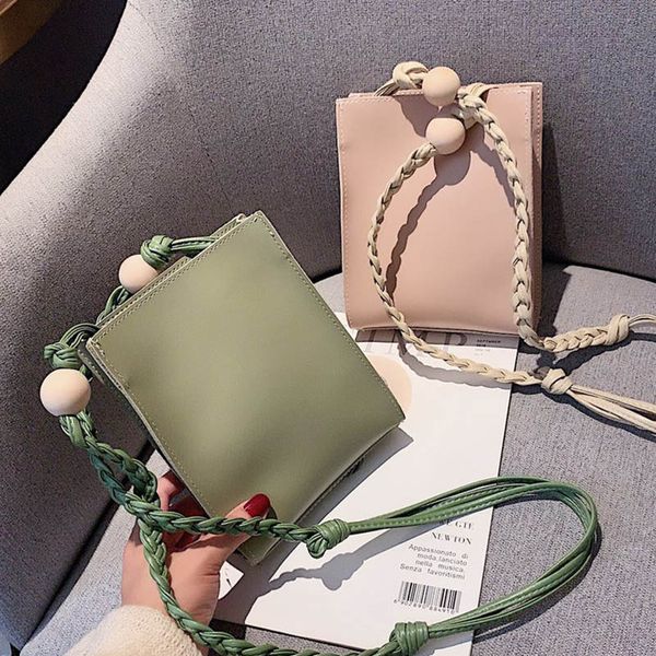 2019 fashion version of the trend of wild color wood beads shoulder bags wild pu leather portable bucket women bag
2019 fashion version of the trend of wild color wood beads shoulder bags wild pu leather portable bucket women bag