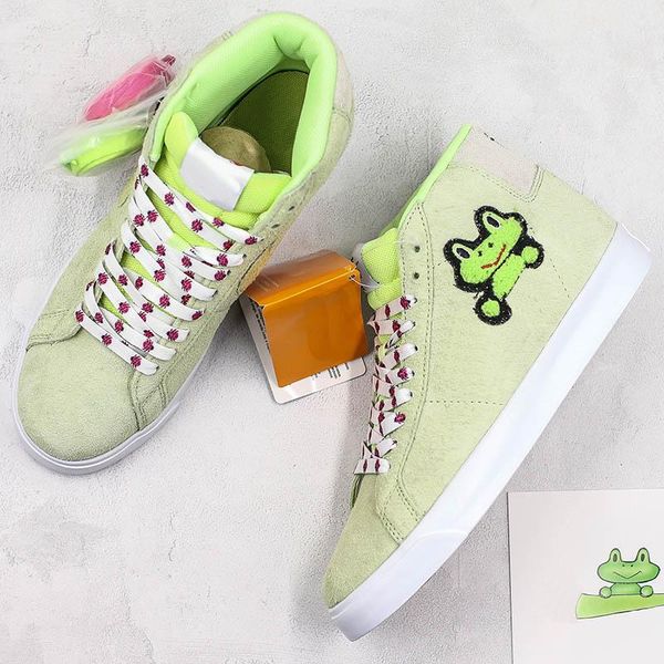 2021 new arrival frog skateboards x sb blazer mid skate shoes for men women sports blazer sneakers warm womens casual trainers size 36-44
2021 new arrival frog skateboards x sb blazer mid skate shoes for men women sports blazer sneakers warm womens casual trainers size 36-44