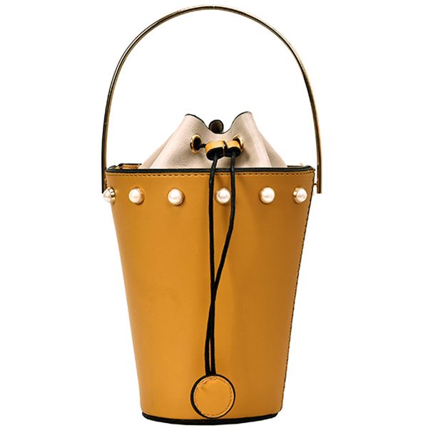 new korean version of the retro small fragrance single shoulder messenger bag chain wild small square bag
new korean version of the retro small fragrance single shoulder messenger bag chain wild small square bag