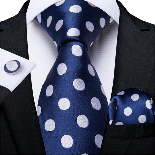 мода dot галстук для мужчин голубой белый шелк свадебные tie hanky cufflink подарочный набор dibangu новый дизайн бизнес партии mj-7333, Black;blue
мода dot галстук для мужчин голубой белый шелк свадебные tie hanky cufflink подарочный набор dibangu новый дизайн бизнес партии mj-7333, Black;blue