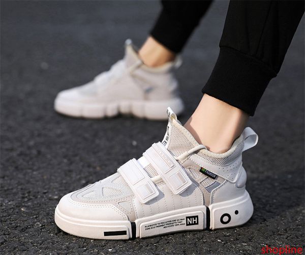 2019 fashion designer shoes triple s sneakers cool sole stitching wild sneakers three color men running outdoor shoes
2019 fashion designer shoes triple s sneakers cool sole stitching wild sneakers three color men running outdoor shoes