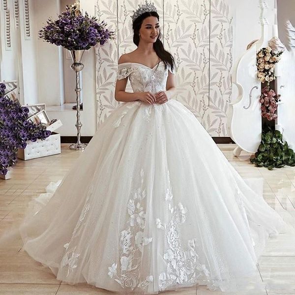 2020 modern arabic ball gown wedding dresses off shoulder chapel train appliques lace up back garden plus size bridal gowns
2020 modern arabic ball gown wedding dresses off shoulder chapel train appliques lace up back garden plus size bridal gowns