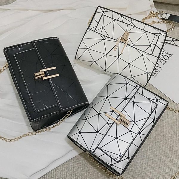 women bag 2020 new korean version of the messenger bag geometric handbag chain wild crack printing wild shoulder
women bag 2020 new korean version of the messenger bag geometric handbag chain wild crack printing wild shoulder
