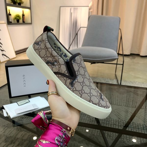 2020 new mz1 high-quality men's casual sports shoes leather shoes, fashionable wild flat shoes, box number 38-45
2020 new mz1 high-quality men's casual sports shoes leather shoes, fashionable wild flat shoes, box number 38-45