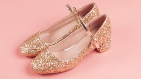 2019 women's shoes in spring and autumn with new style middle heel coarse heel square head sequined cloth@1027, Black
2019 women's shoes in spring and autumn with new style middle heel coarse heel square head sequined cloth@1027, Black
