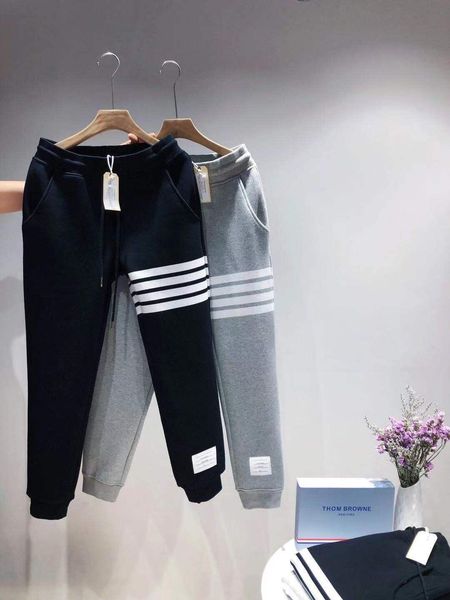 luxurious brands design thom tb browne black grey elastic waist track trousers men women sport goose jogger sweatpants outdoor pants, Black;green
luxurious brands design thom tb browne black grey elastic waist track trousers men women sport goose jogger sweatpants outdoor pants, Black;green