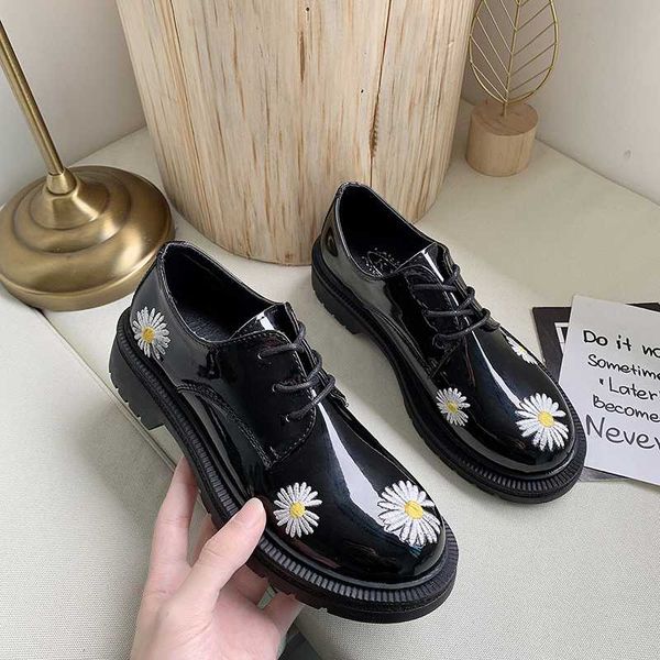 spring autumn girls shoes patent leather women shoes platform woman flats round toe ladies black zapatos mujer u29-45
spring autumn girls shoes patent leather women shoes platform woman flats round toe ladies black zapatos mujer u29-45