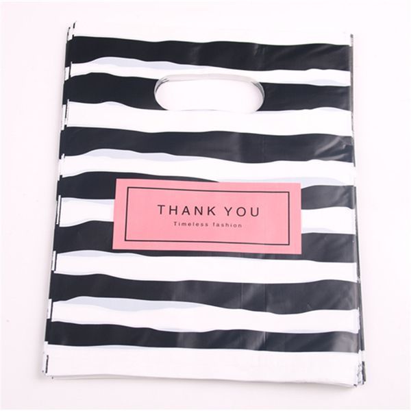 new fashion wholesale 100pcs/lot 20*25cm luxury black&white stripe shopping gift packaging bags with thank you
new fashion wholesale 100pcs/lot 20*25cm luxury black&white stripe shopping gift packaging bags with thank you