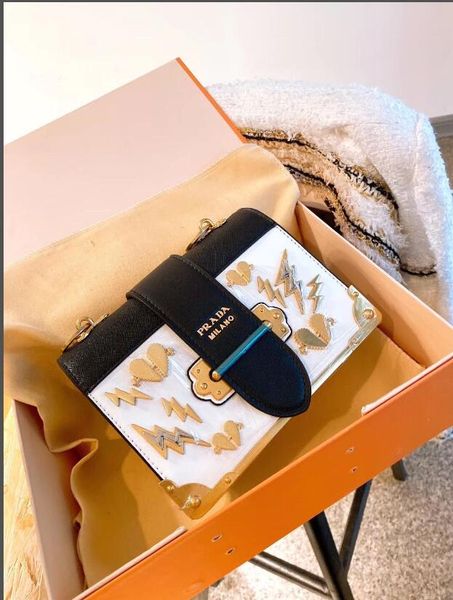 fashion women's bag 2020 women's fashion punk style metal piece messengerbag backpack ladies purse handbag shoulder bag messenger
fashion women's bag 2020 women's fashion punk style metal piece messengerbag backpack ladies purse handbag shoulder bag messenger