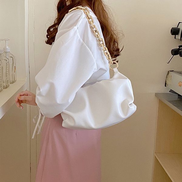 2020 new shoulder bag fashion thick chain fold armpit bag portable messenger female
2020 new shoulder bag fashion thick chain fold armpit bag portable messenger female