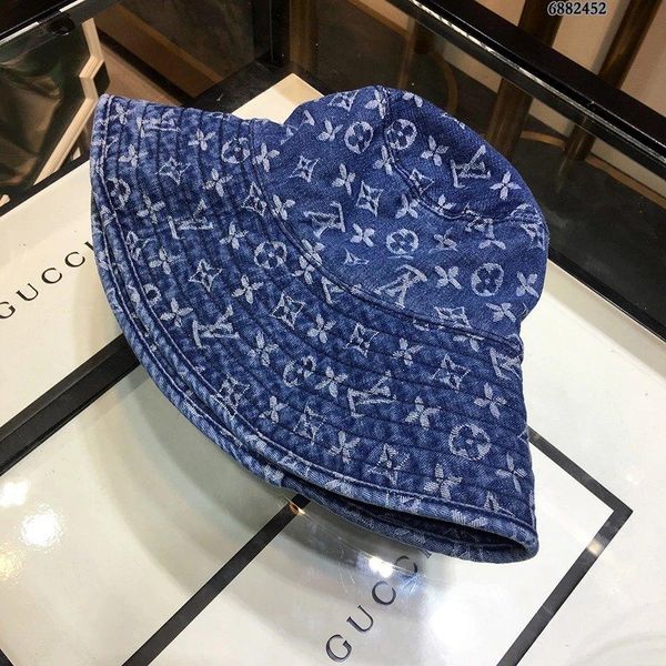 fashion luxury letter tie-dyeing flat cap brand designer caps four seasons casual caps for mens womens fitted hats blue color high quality, Blue;gray
fashion luxury letter tie-dyeing flat cap brand designer caps four seasons casual caps for mens womens fitted hats blue color high quality, Blue;gray