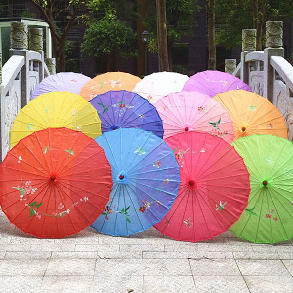 colorful hand-painted wedding silk parasol small chinese umbrella for bride dance props
colorful hand-painted wedding silk parasol small chinese umbrella for bride dance props