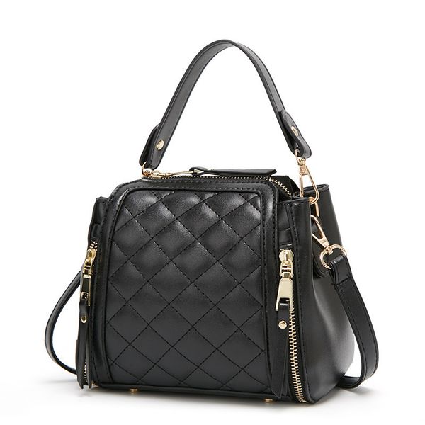 handbag 2020 new korean version shoulder bag messenger bag large capacity bucket 
handbag 2020 new korean version shoulder bag messenger bag large capacity bucket