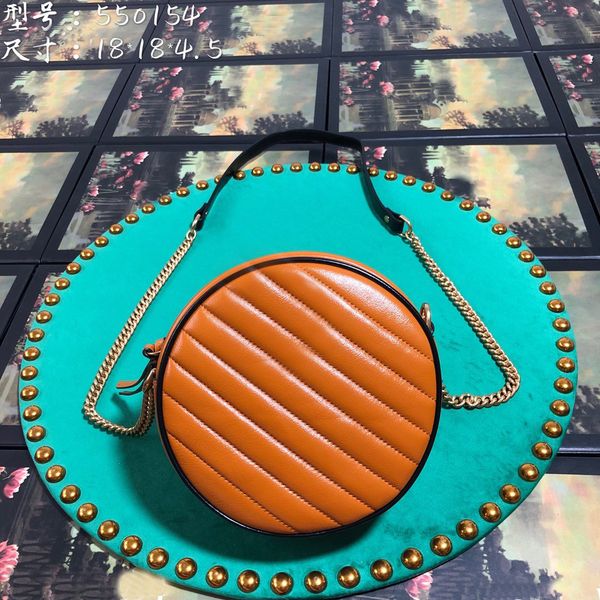 2020 hibiscus red mini marmont matelassé leather round shoulder bag 550154 size:18x 18x 5cm
2020 hibiscus red mini marmont matelassé leather round shoulder bag 550154 size:18x 18x 5cm