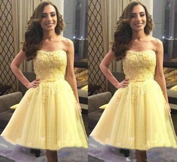 elegant yellow short prom dresses strapless a line tulle applique knee length pleated homecoming party dress, Black
elegant yellow short prom dresses strapless a line tulle applique knee length pleated homecoming party dress, Black