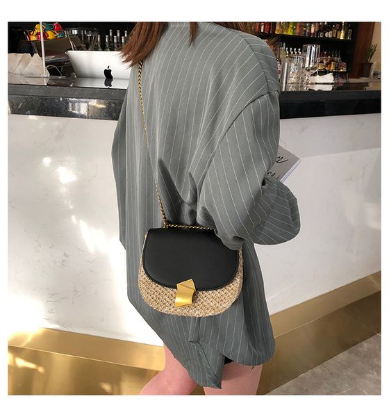 2019 new summer straw woven round small bag weaving folk custom simple single shoulder slanted women's bag
2019 new summer straw woven round small bag weaving folk custom simple single shoulder slanted women's bag