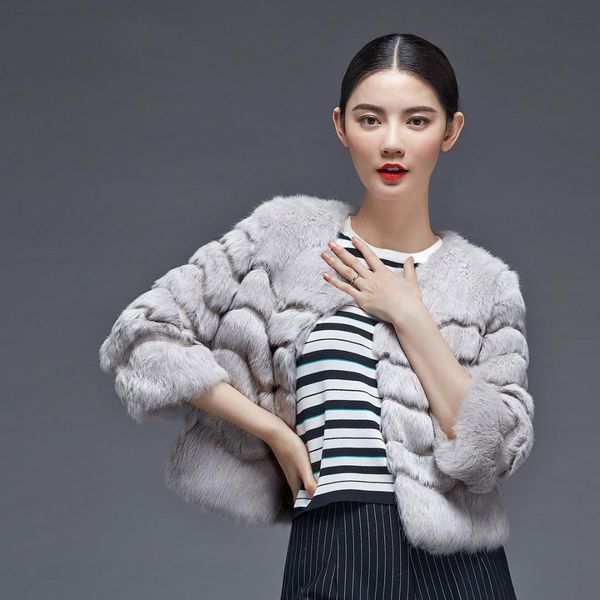 2018 autumn and winter real fur hair short slim coat outerwear women new arrival wave cut embroidery o neck fur jacket, Black
2018 autumn and winter real fur hair short slim coat outerwear women new arrival wave cut embroidery o neck fur jacket, Black