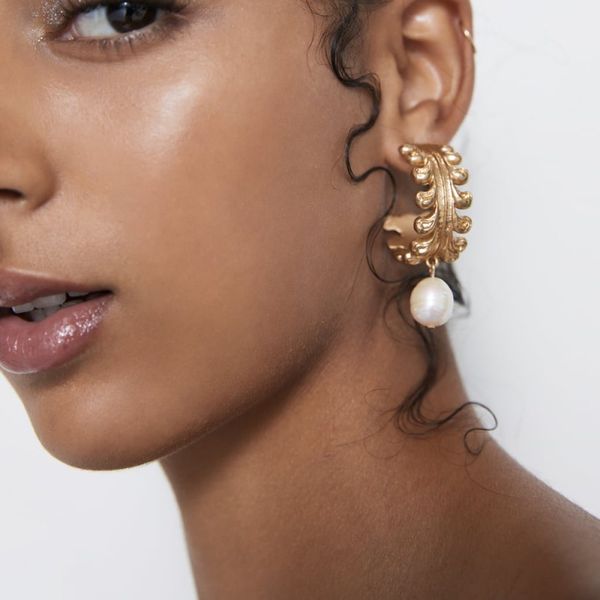 trendy gold and silver chic round hoop earrings for women simulated pearl dangle earrings jewelry accessories wholesale e6640, Golden;silver
trendy gold and silver chic round hoop earrings for women simulated pearl dangle earrings jewelry accessories wholesale e6640, Golden;silver