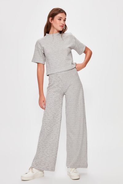 trendyol gray textured knit pants twoaw20pl0242, Black;white
trendyol gray textured knit pants twoaw20pl0242, Black;white