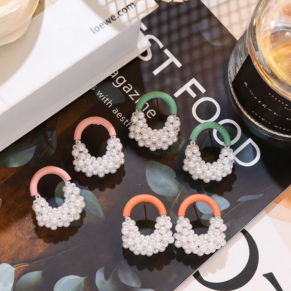 2020 new personality sweet pearl string semicircular stud earrings temperament fashion women girl jewelry accessories, Golden;silver
2020 new personality sweet pearl string semicircular stud earrings temperament fashion women girl jewelry accessories, Golden;silver