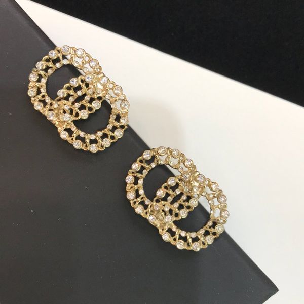 c2231 novelty earrings with crystal circles hollowed out, delicate and sweet, style accessorized with jewelry, Golden;silver
c2231 novelty earrings with crystal circles hollowed out, delicate and sweet, style accessorized with jewelry, Golden;silver