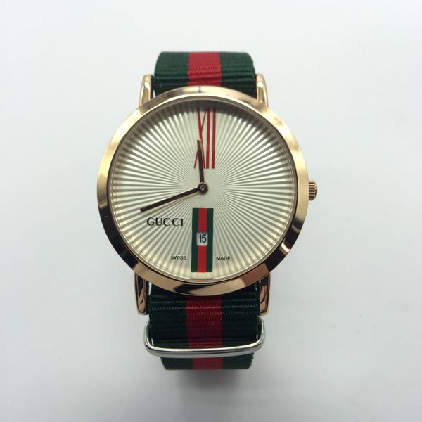 Montre de luxe Italy Brand Luxury Mens Women Quartz Watch AAA Nylon Strap Fashion Ladies Dress Watch Gold Watch Rose Gold Wristwatch Couple
Montre de luxe Italy Brand Luxury Mens Women Quartz Watch AAA Nylon Strap Fashion Ladies Dress Watch Gold Watch Rose Gold Wristwatch Couple