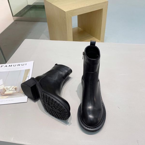 2019 new autumn and winter explosions fashion classic wild knight boots rubber outsole 100% genuine leather shoes size35-40 factory direct, Black
2019 new autumn and winter explosions fashion classic wild knight boots rubber outsole 100% genuine leather shoes size35-40 factory direct, Black
