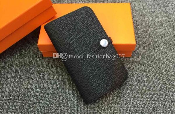 3a passport dogon duo wallet togo calfskin leather with lambskin lining,5 card slots,3 pockets,1 removable purse,with dust bag box, Red;black
3a passport dogon duo wallet togo calfskin leather with lambskin lining,5 card slots,3 pockets,1 removable purse,with dust bag box, Red;black
