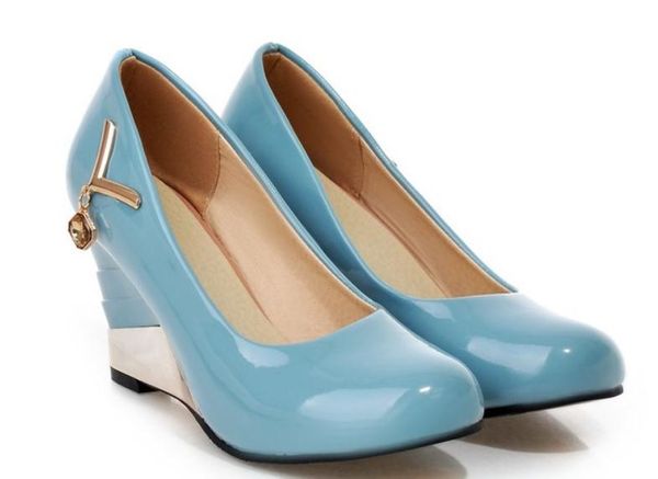 2019 women's shoes in spring and autumn with new style slope heel round head waterproof table, Black
2019 women's shoes in spring and autumn with new style slope heel round head waterproof table, Black