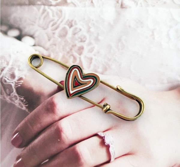 fashion- women's brand design brooch retro old metal plated heart-shaped color brooch set bow tie brooch bow tie wedding, Gray
fashion- women's brand design brooch retro old metal plated heart-shaped color brooch set bow tie brooch bow tie wedding, Gray
