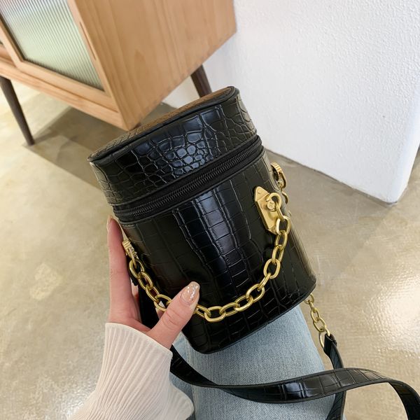 2020 stone grain bucket small bag simple chain female bag wild messenger mobile phone spring new korean version
2020 stone grain bucket small bag simple chain female bag wild messenger mobile phone spring new korean version