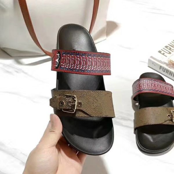 2022- salmen and women wore fashionable slippers during the summer while girls performed solo 35-46 times on the beach in sandals, Black
2022- salmen and women wore fashionable slippers during the summer while girls performed solo 35-46 times on the beach in sandals, Black