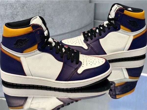 2020 new release sb x 1 defiant 1 high og court purple light bone basketball shoes mens women 1s sb sports sneakers size 12
2020 new release sb x 1 defiant 1 high og court purple light bone basketball shoes mens women 1s sb sports sneakers size 12