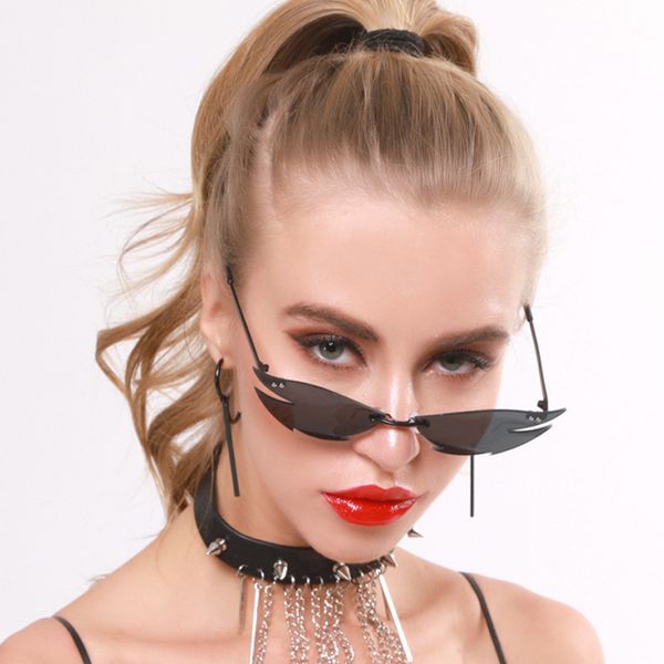 frameless triangle cat eye flame sunglasses for men women personality personality bat sunglasses driving eyewear s2001, White;black
frameless triangle cat eye flame sunglasses for men women personality personality bat sunglasses driving eyewear s2001, White;black