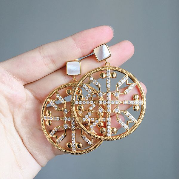 european and american personality exaggerated retro luxury accessories wisp empty flower plate inlaid zircon earring jewelry, Golden
european and american personality exaggerated retro luxury accessories wisp empty flower plate inlaid zircon earring jewelry, Golden