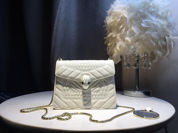2019 new brand european fashion chain ladies single shoulder bag vintage exquisite clamshell crossbody bag factory sales
2019 new brand european fashion chain ladies single shoulder bag vintage exquisite clamshell crossbody bag factory sales