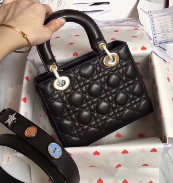The latest fashion and leisure trend of women's fashion simple square cross-section printing Shoulder Bag Handbag chain bag sheepskin should
The latest fashion and leisure trend of women's fashion simple square cross-section printing Shoulder Bag Handbag chain bag sheepskin should