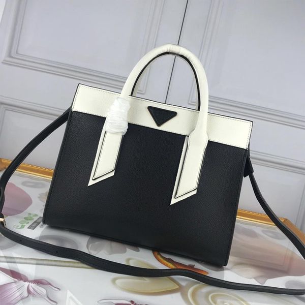 designer handbags paa purse bag genuine leather women fashion purses luxury handbag genuine leather pad handbag purses
designer handbags paa purse bag genuine leather women fashion purses luxury handbag genuine leather pad handbag purses