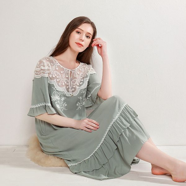 2019 summer new embroidered viscose nightgowns for women white lace short sleeve vintage princess sleepwear plus size 18111, Black;red
2019 summer new embroidered viscose nightgowns for women white lace short sleeve vintage princess sleepwear plus size 18111, Black;red