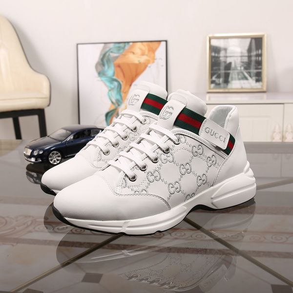 new style high-end luxury men's casual sneakers triple fashion men's brand men's shoes outdoor jogging shoes classic vintage, Black
new style high-end luxury men's casual sneakers triple fashion men's brand men's shoes outdoor jogging shoes classic vintage, Black