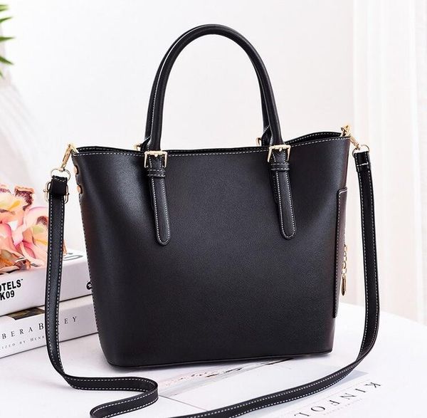 middle size brand designer women handbags crossbody shoulder bags totes handbag purses with chains straps
middle size brand designer women handbags crossbody shoulder bags totes handbag purses with chains straps