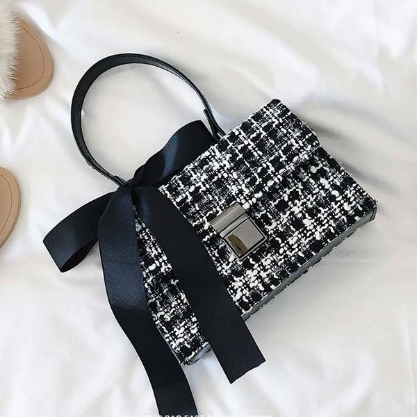 winter fashion new female square tote bag quality woolen women's designer handbag ladies chain shoulder elegant crossbody bag
winter fashion new female square tote bag quality woolen women's designer handbag ladies chain shoulder elegant crossbody bag