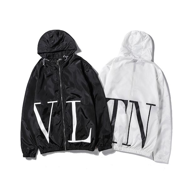 autumn mens designer brand coat high end tide brand vltn loose hooded windbreaker luxury fashion letters simple windproof jacket new arrival, Black;brown
autumn mens designer brand coat high end tide brand vltn loose hooded windbreaker luxury fashion letters simple windproof jacket new arrival, Black;brown