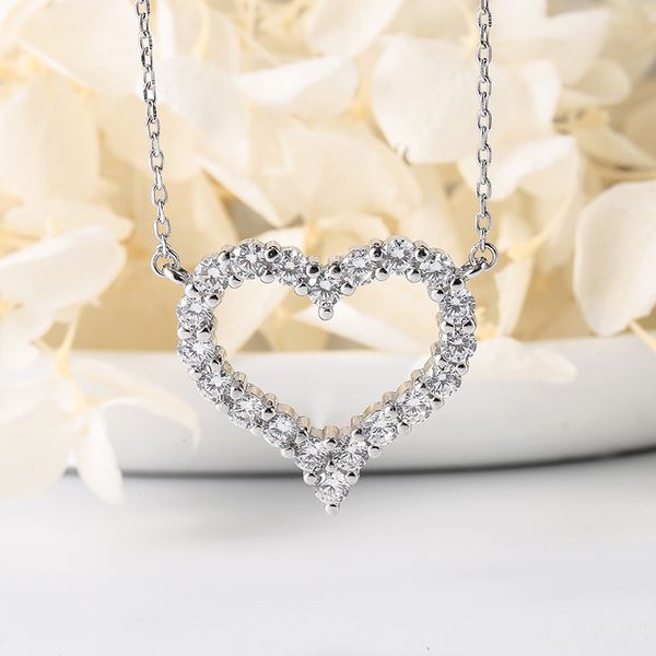 s925 pure silver short peach heart clavicle chain simple luxury three-dimensional zirconia exquisite heart pendant necklace
s925 pure silver short peach heart clavicle chain simple luxury three-dimensional zirconia exquisite heart pendant necklace