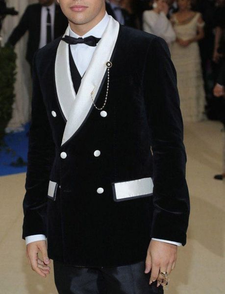 luxury slim men's gown fashion blue velvet single jacket autumn and winter for party, White;black
luxury slim men's gown fashion blue velvet single jacket autumn and winter for party, White;black