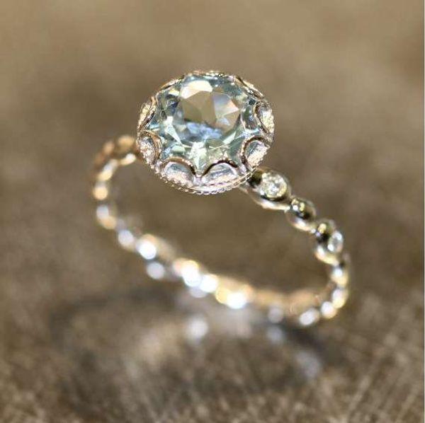 lady's simple iced out rings new trendy jewelry shiny ring valentine's day jewelry gifts hight quality new fashion, Golden;silver
lady's simple iced out rings new trendy jewelry shiny ring valentine's day jewelry gifts hight quality new fashion, Golden;silver