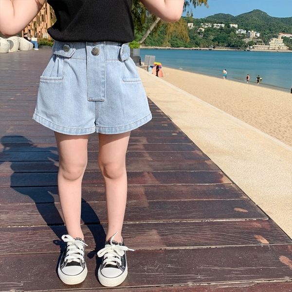 2020 children's and shorts crawler zhong xiao tong cotton girl washed pin tiao denim shorts, Blue
2020 children's and shorts crawler zhong xiao tong cotton girl washed pin tiao denim shorts, Blue